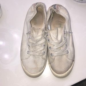 White slip on shoes size 5